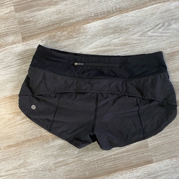 Lululemon speed up shorts 2.5 - Picture 6 of 10